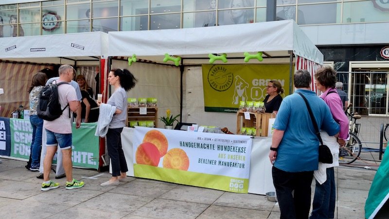 Hundekekse auf dem veganen Sommerfest 2017 in Berlin